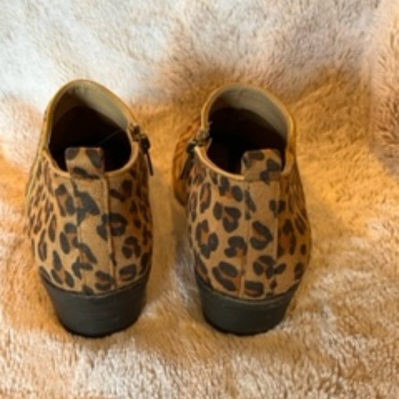 Leopard Print Women's Ankle Booties - Picture 3 of 4